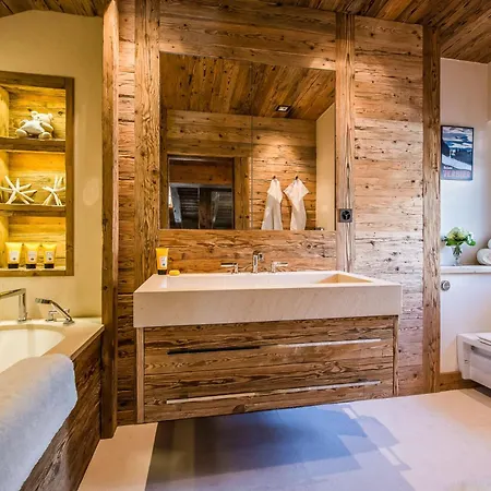 Luxury Chalet With Pool شاليه زيرمات