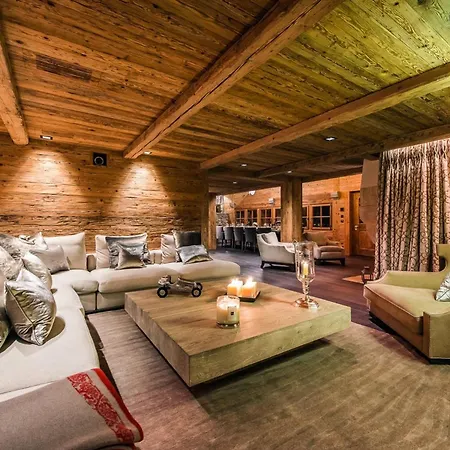 Luxury Chalet With Pool زيرمات
