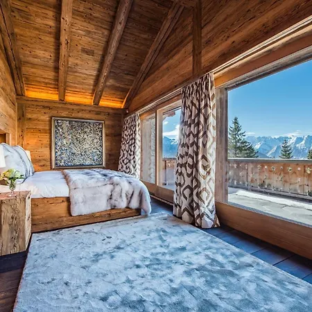 Luxury Chalet With Pool شاليه